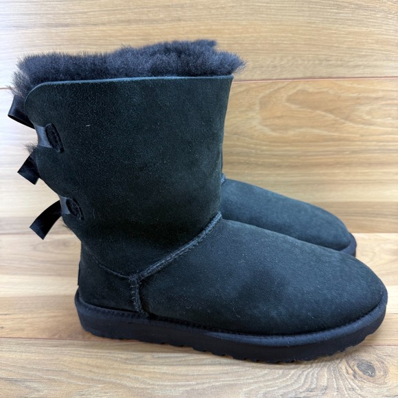 UGG Bailey Bow Short Womens 10 Black Suede Shearling Fur Lined Boots - Picture 5 of 12